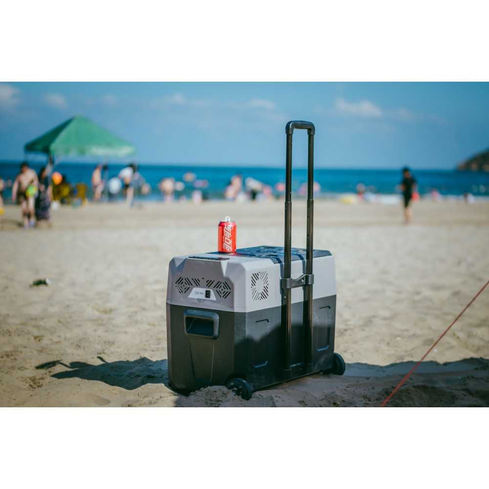 Elektrische Kühlbox 40l mit abnehmbaren Rollen und Griff Elektrische Kühlbox 40l mit abnehmbaren Rollen und Griff