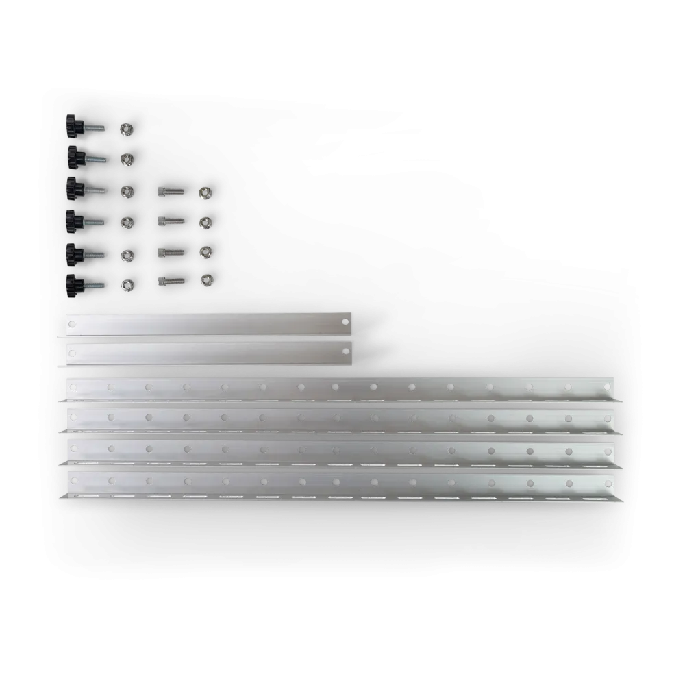 Support réglable pour le montage de panneaux solaires sur un abri de jardin