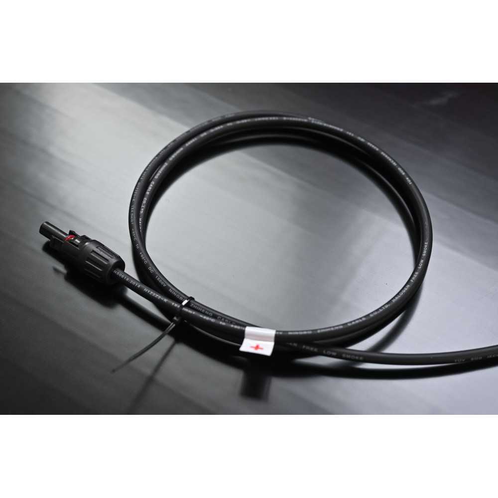 Centrale électrique de balcon avec panneaux noirs