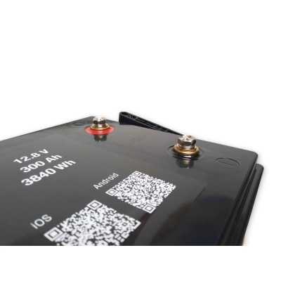300 Ah lithium battery with app (equivalent to a 600 Ah AGM battery)