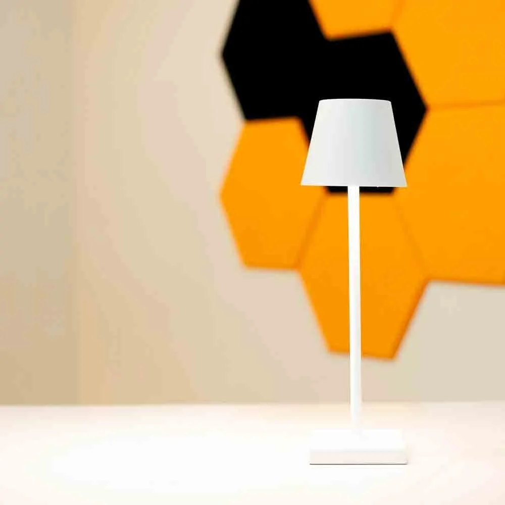 AutoSolar Portable Solarglow Tischlampe (USB-C) mit 2000 mah Akku AutoSolar Portable Solarglow Tischlampe (USB-C) mit 2000 mah Akku