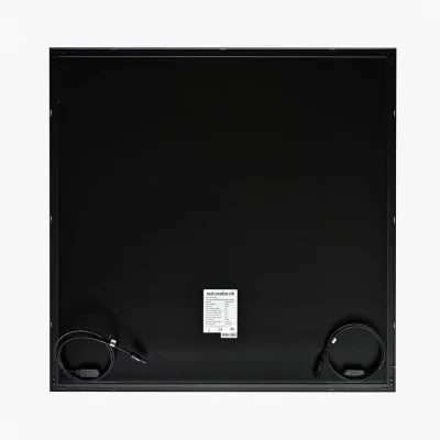 Panneau solaire AutoSolar 200 watts aspect bois avec motif soleil (en haut à droite)