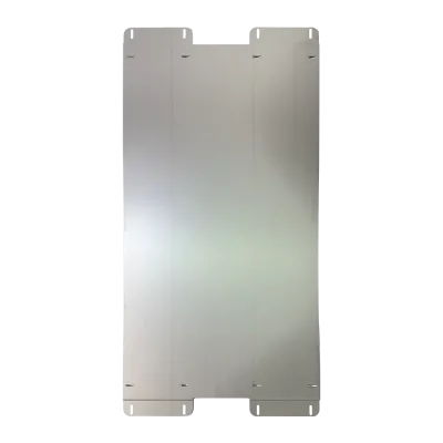 Tôle d'aluminium robuste et angulaire pour le montage de panneaux solaires sur les camping-cars Ford Nugget.