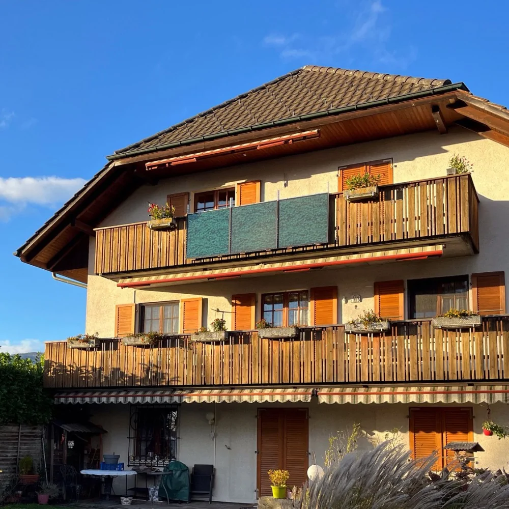 Centrale électrique de balcon en forme de feuille