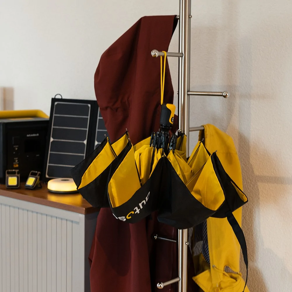 Parapluie noir et jaune d'AutoSolar