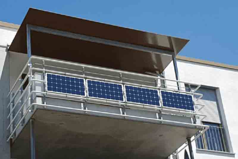 Balkonkraftwerk mit 4 Solarmodulen.