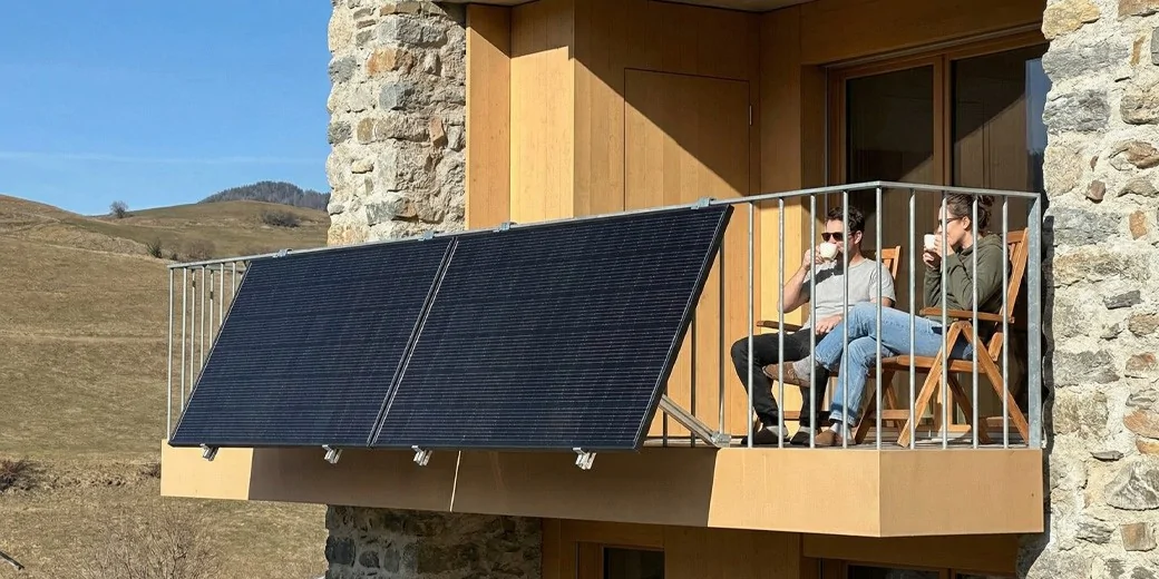 Der ultimative Guide zur Plug In Solaranlage: Wie du deine Stromrechnung in der Schweiz einfach selbst hackst